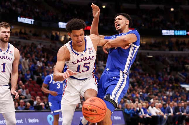Kansas and Kentucky put on a show in Chicago on Tuesday night.